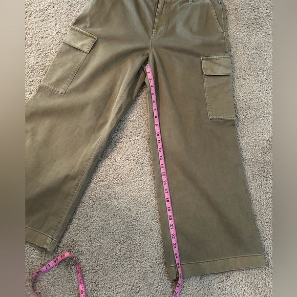 🌀NWT women’s petite loose cargos - Picture 10 of 11